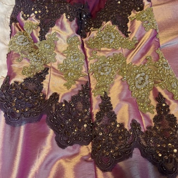 Gorgeous Jovani dress. Excellent condition. Comes with a matching scarf. - Picture 10 of 16